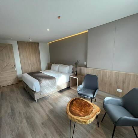 Imagen de la habitación del Hotel Em Budget. Foto 15