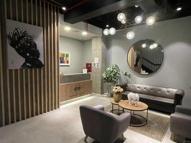 Imagen general del Hotel Em Budget. Foto 7
