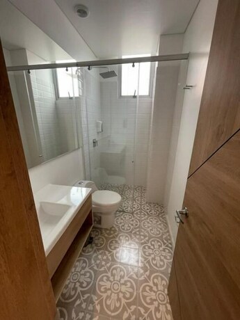 Imagen de la habitación del Hotel Em Budget. Foto 18