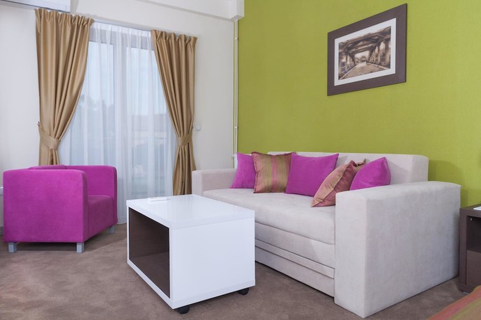 Imagen de la habitación del Hotel Ema. Foto 7