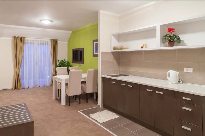 Imagen de la habitación del Hotel Ema. Foto 8