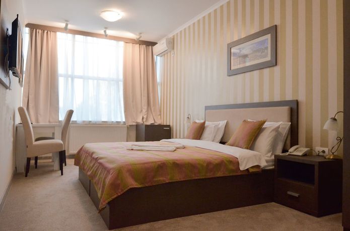 Imagen de la habitación del Hotel Ema. Foto 9