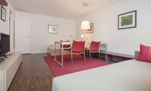Imagen de la habitación del Hotel Ema House Serviced Apartments, Superior Standard,. Foto 6