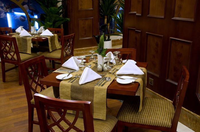 Imagen del bar/restaurante del Hotel Emaar Royal Al Madina. Foto 7