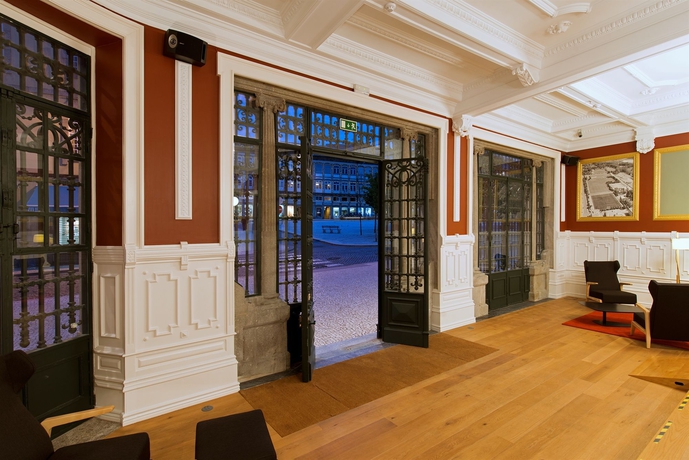 Imagen de los interiores del Hotel Emaj Guimarães Boutique. Foto 13