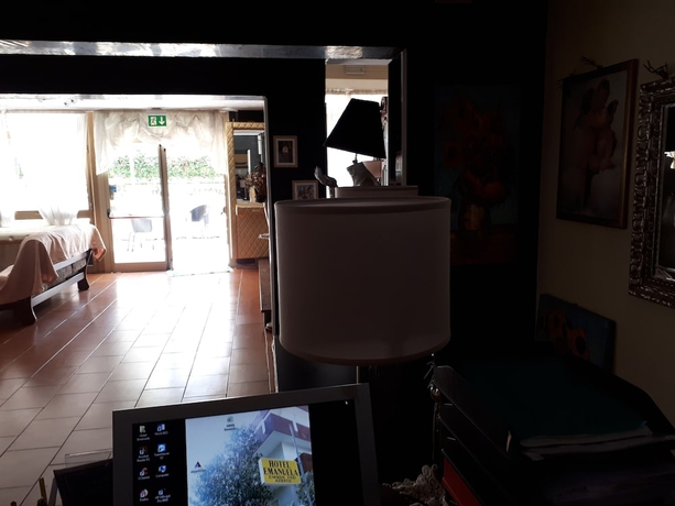 Imagen de los interiores del Hotel Emanuela, Rimini. Foto 12