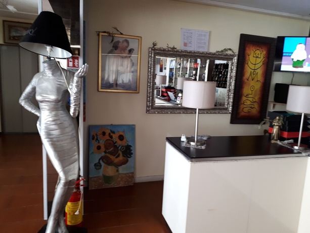 Imagen de los interiores del Hotel Emanuela, Rimini. Foto 14