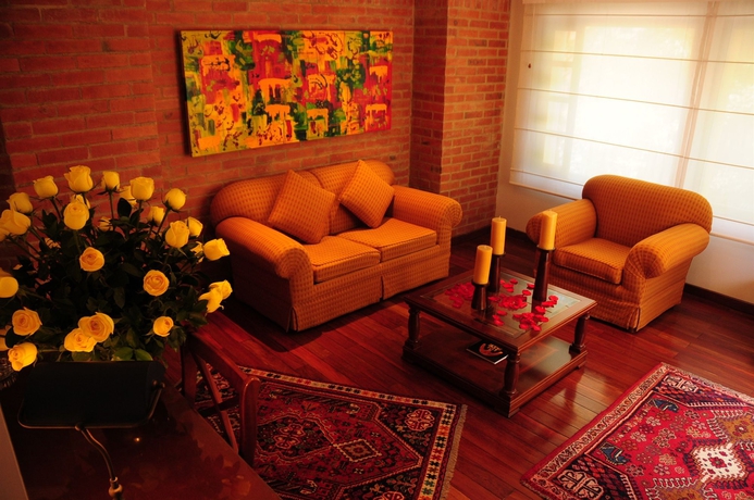Imagen de los interiores del Hotel Emaus Bogot&aacute;. Foto 11