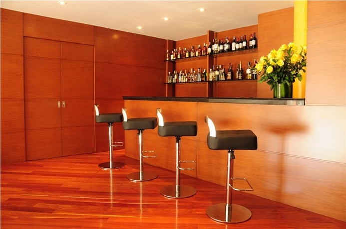 Imagen del bar/restaurante del Hotel Emaus Bogot&aacute;. Foto 5