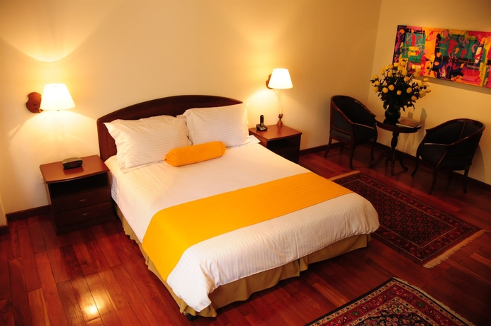 Imagen de la habitación del Hotel Emaus Bogot&aacute;. Foto 10