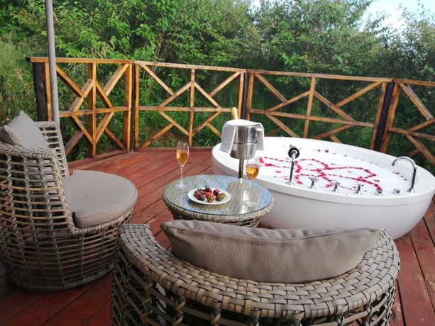 Imagen de la habitación del Hotel Emayian Luxury Camp. Foto 5