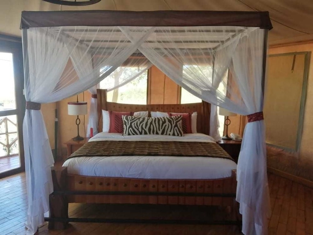 Imagen de la habitación del Hotel Emayian Luxury Camp. Foto 10