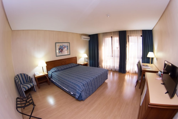 Imagen de la habitación del Hotel Embaixador, Porto Alegre. Foto 3