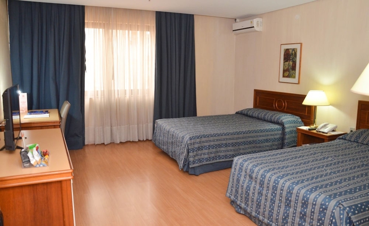 Imagen de la habitación del Hotel Embaixador, Porto Alegre. Foto 6