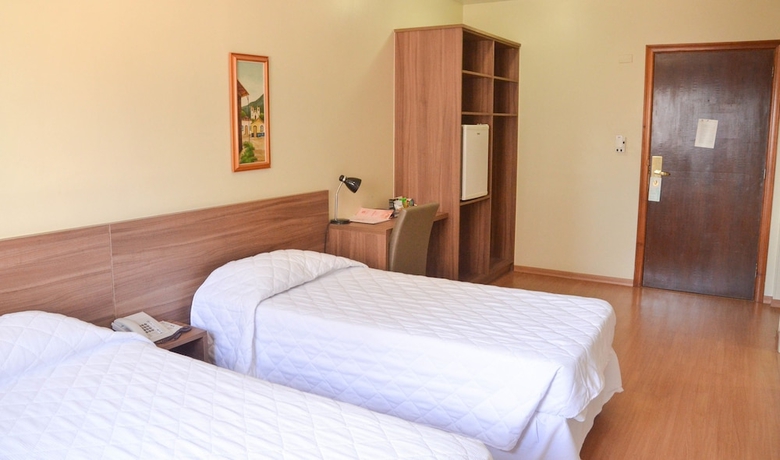 Imagen de la habitación del Hotel Embaixador, Porto Alegre. Foto 9