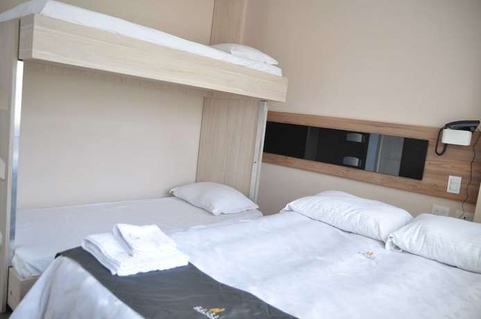 Imagen de la habitación del Hotel Embajada. Foto 7