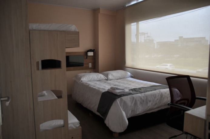 Imagen de la habitación del Hotel Embajada. Foto 12