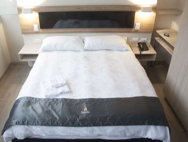 Imagen de la habitación del Hotel Embajada. Foto 17