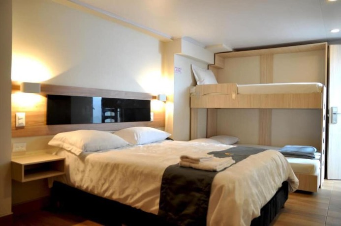 Imagen de la habitación del Hotel Embajada. Foto 19