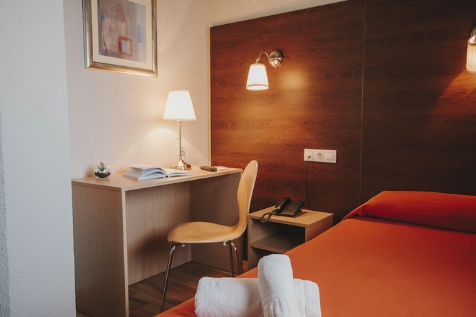 Imagen de la habitación del Hotel Embajador, Almería. Foto 9