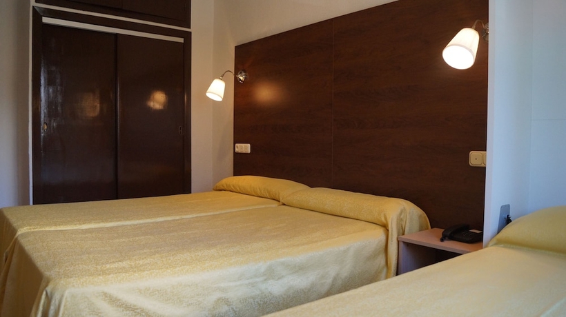 Imagen de la habitación del Hotel Embajador, Almería. Foto 11