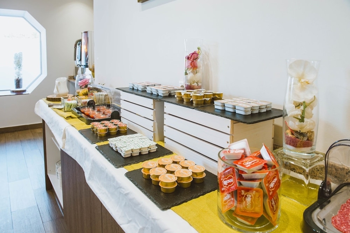 Imagen del bar/restaurante del Hotel Embajador, Almería. Foto 3