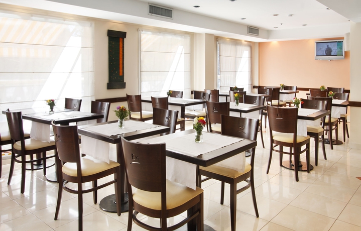 Imagen del bar/restaurante del Hotel Embajador, Buenos Aires. Foto 4