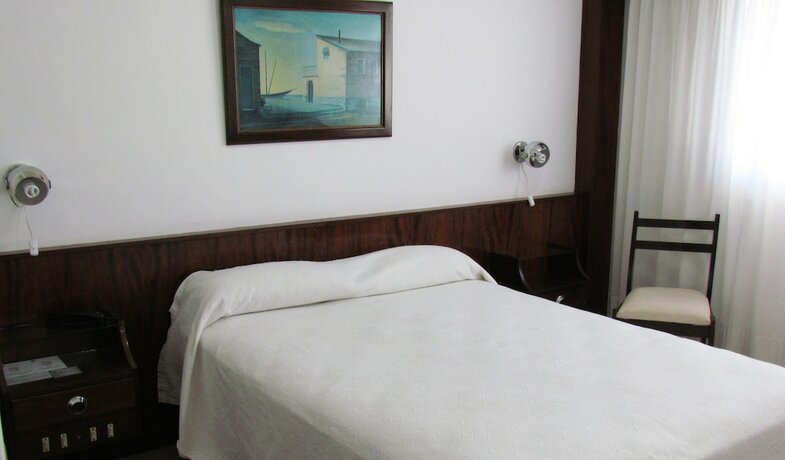 Imagen de la habitación del Hotel Embajador, Gualeguaych&uacute;. Foto 11