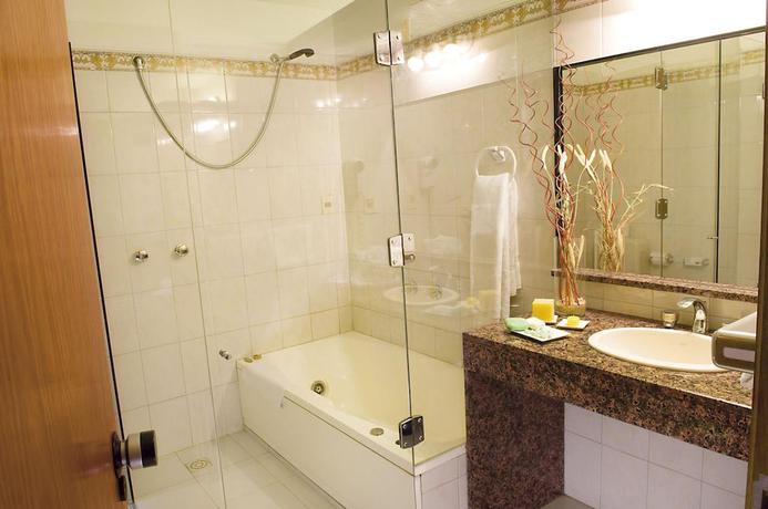 Imagen general del Hotel Embajador, Montevideo. Foto 6