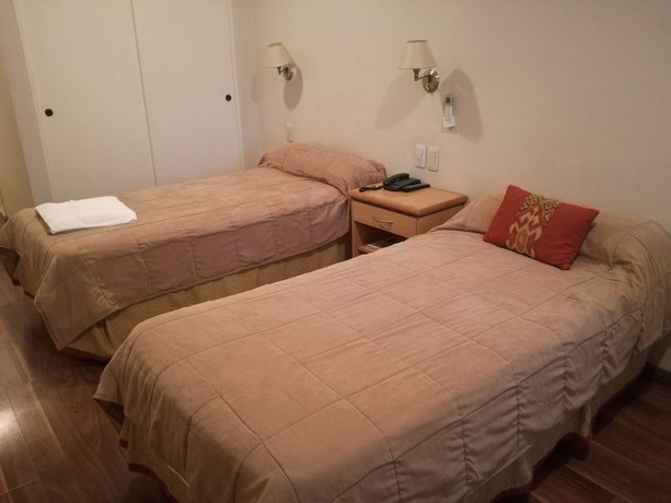 Imagen de la habitación del Hotel Embajador, San Miguel de Tucum&aacute;n. Foto 7