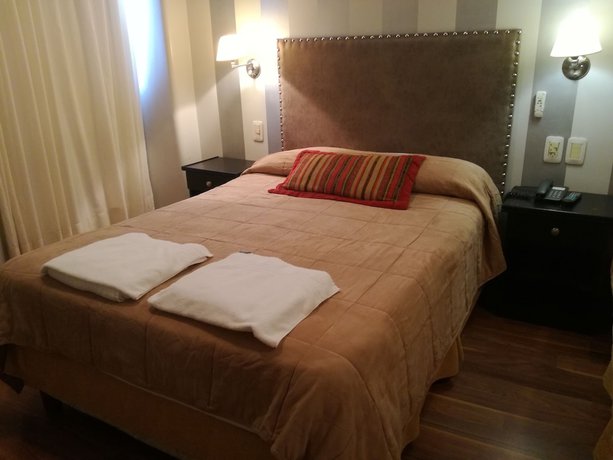 Imagen de la habitación del Hotel Embajador, San Miguel de Tucum&aacute;n. Foto 11