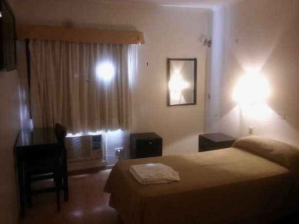 Imagen de la habitación del Hotel Embajador, San Miguel de Tucum&aacute;n. Foto 12