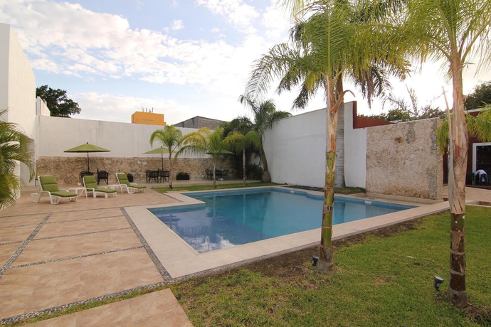 Imagen de la piscina del Hotel Embajadores, M&eacute;rida. Foto 14
