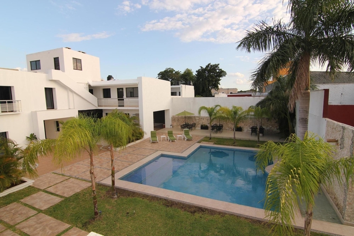 Imagen de la piscina del Hotel Embajadores, M&eacute;rida. Foto 15