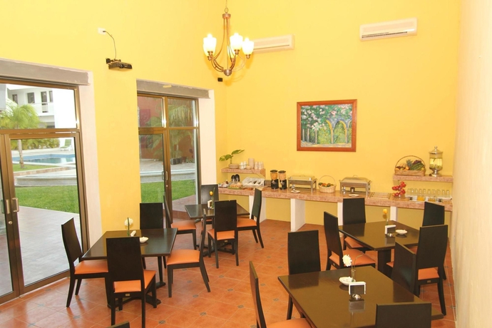 Imagen del bar/restaurante del Hotel Embajadores, M&eacute;rida. Foto 3