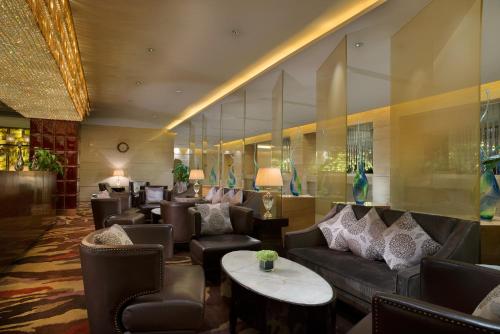 Imagen de los interiores del Hotel Embassador International. Foto 8