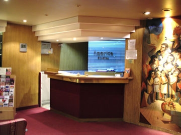 Imagen de los interiores del Hotel Embassy All Suites. Foto 13