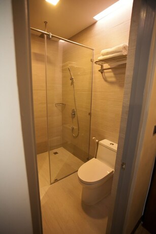 Imagen de la habitación del Hotel Embassy, Butuan. Foto 16