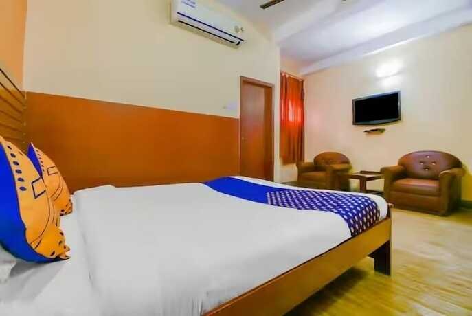 Imagen de la habitación del Hotel Embassy, Dibrugarh. Foto 11