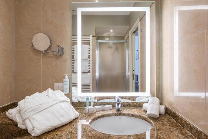 Imagen de la habitación del Hotel Embassy, Florencia. Foto 10