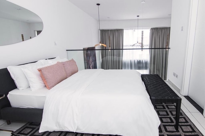 Imagen de la habitación del Hotel Embassy Gardens. Foto 3