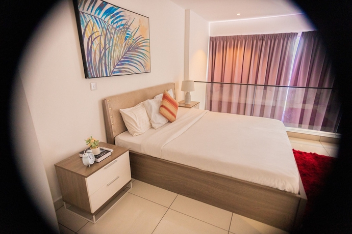 Imagen de la habitación del Hotel Embassy Gardens. Foto 10