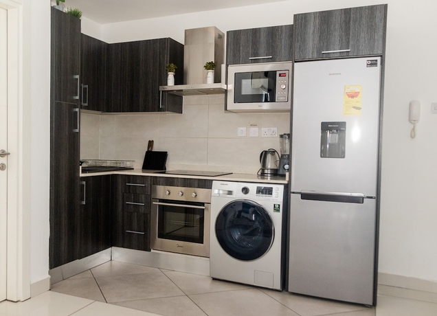 Imagen de la habitación del Hotel Embassy Gardens. Foto 12