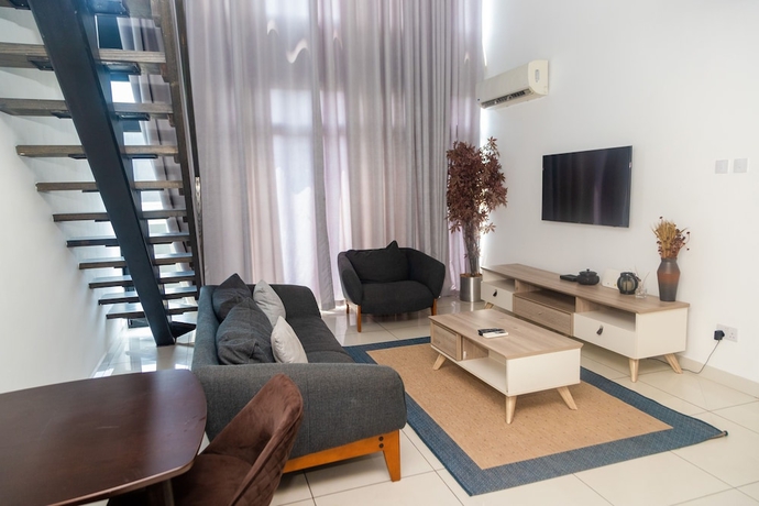 Imagen de la habitación del Hotel Embassy Gardens. Foto 17