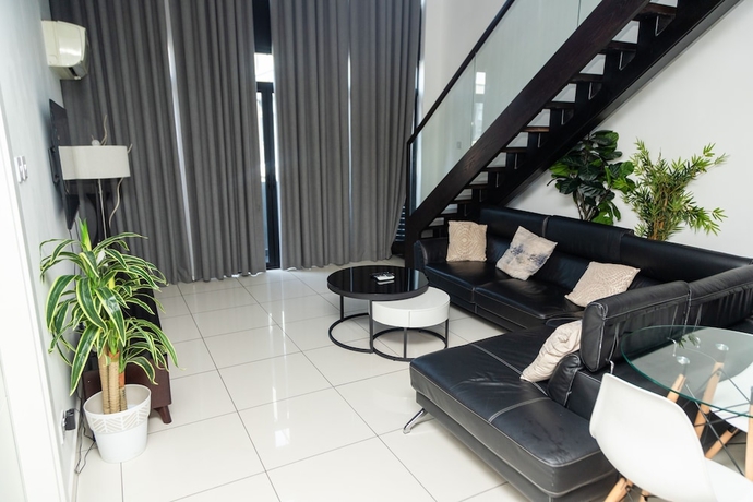 Imagen de la habitación del Hotel Embassy Gardens. Foto 18