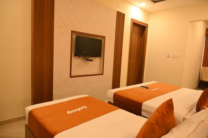 Imagen de la habitación del Hotel Embassy Inn, Ujjain. Foto 24