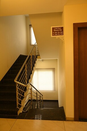 Imagen de los interiores del Hotel Embassy Inn, Ujjain. Foto 28