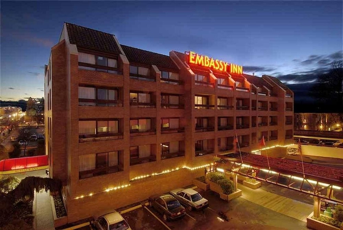 Imagen de los exteriores del Hotel Embassy Inn, Victoria. Foto 7