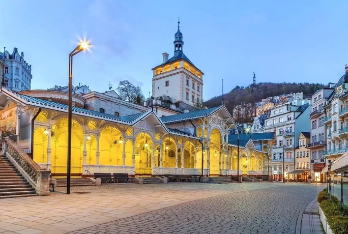 Imagen general del Hotel Embassy, KARLOVY VARY. Foto 2