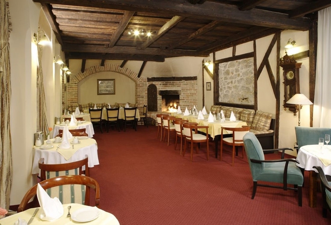 Imagen del bar/restaurante del Hotel Embassy, KARLOVY VARY. Foto 6